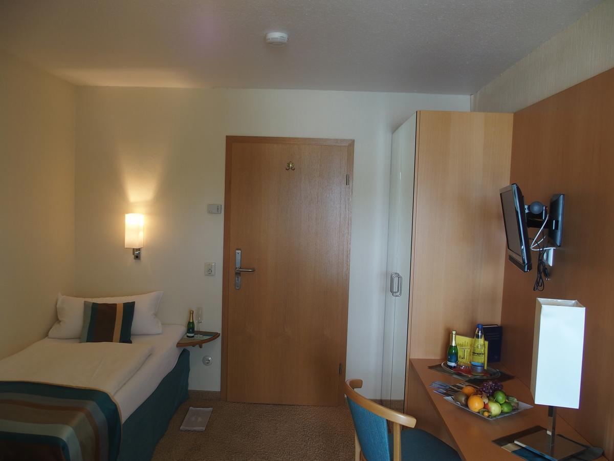 Hotel Pension Cafe Hasler Bodman-Ludwigshafen Eksteriør bilde