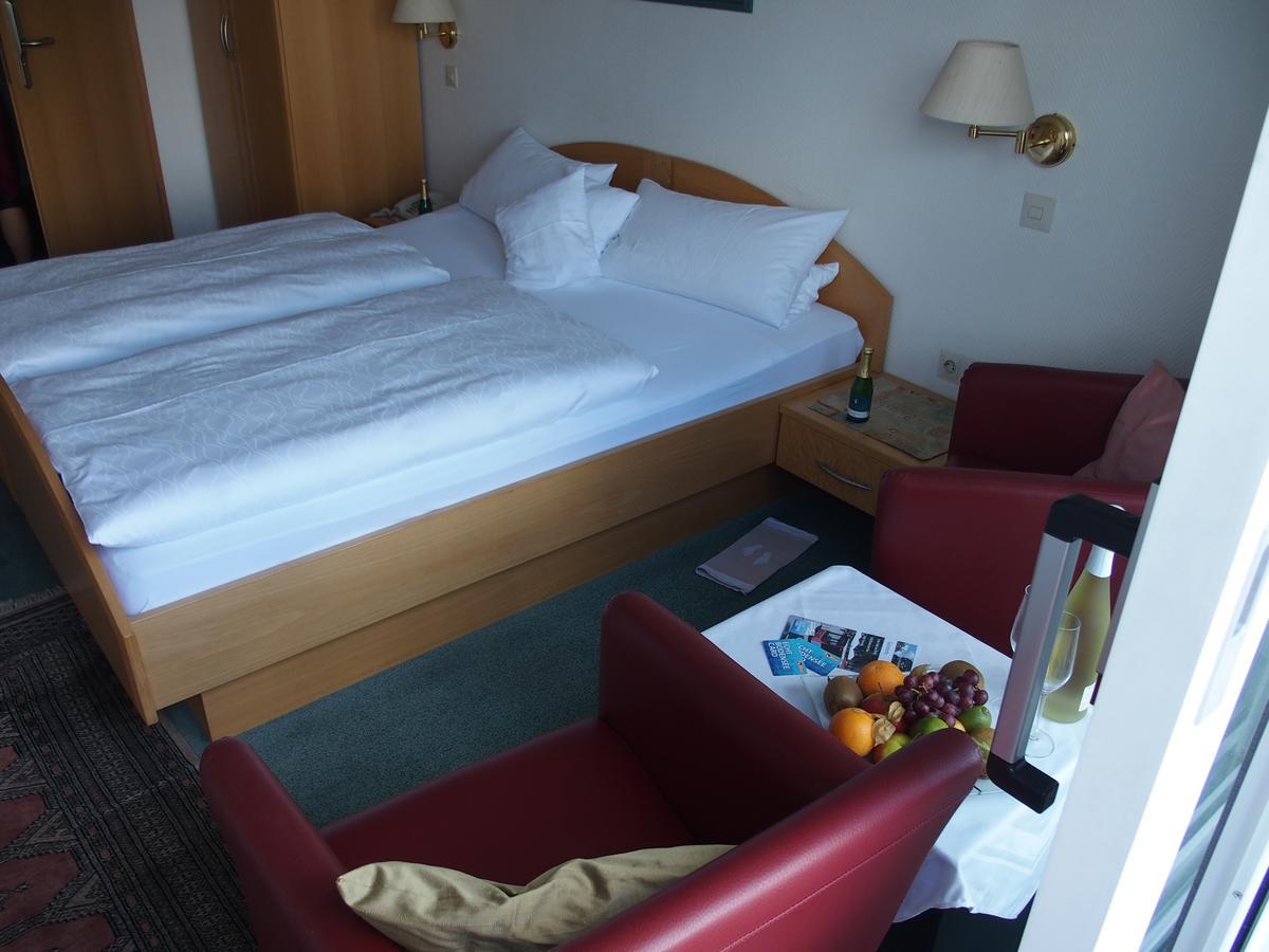 Hotel Pension Cafe Hasler Bodman-Ludwigshafen Eksteriør bilde